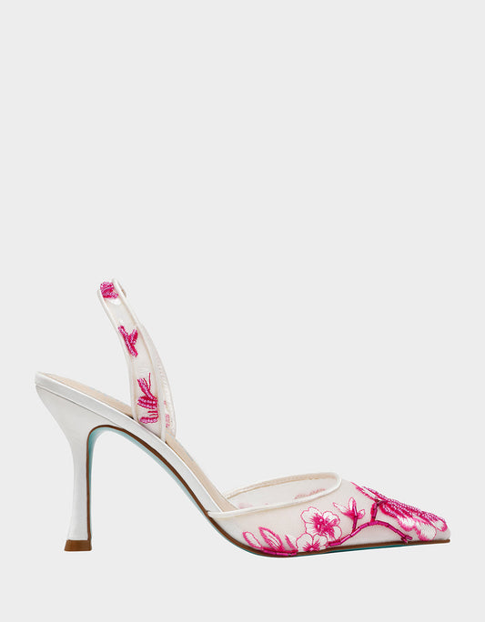 Betsey Johnson PATCH FUCHSIA Pointed-Toe Heel