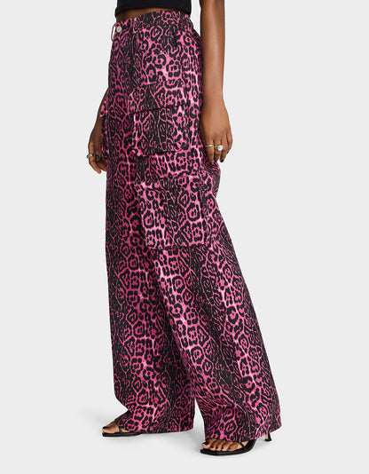 Betsey Johnson AMI CARGO PANTS PINK Women's Wide-Leg Cargo Denim Pant