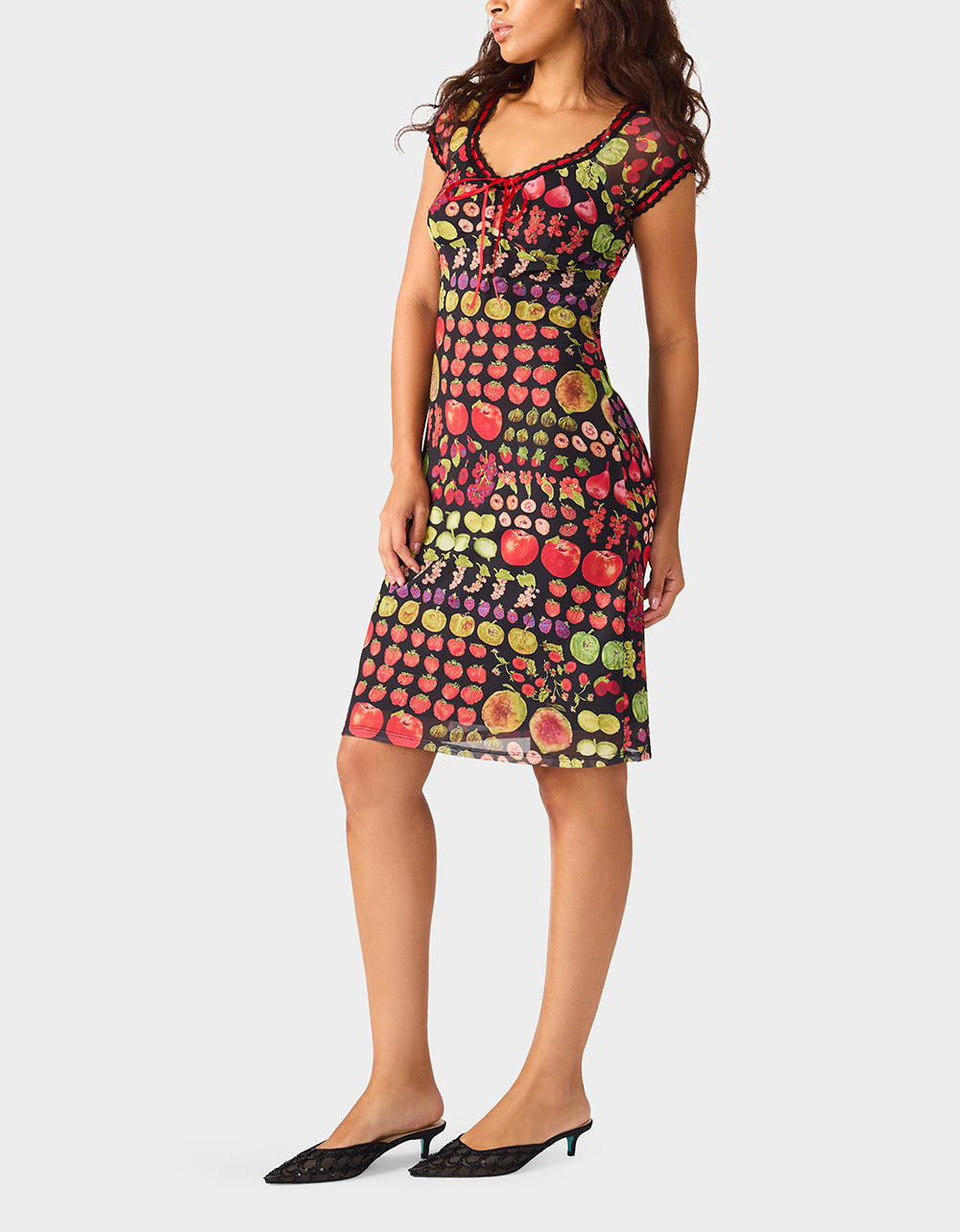 Betsey Johnson BETSEY'S FRUIT DRESS BLACK MULTI Women's Fruit Print Short-Sleeved Slip Dress