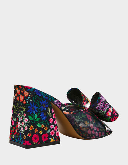 Betsey Johnson JORDN DITSY FLORAL Square-Toe Mule Block Heel