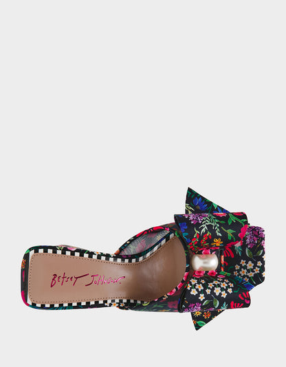Betsey Johnson JORDN DITSY FLORAL Square-Toe Mule Block Heel