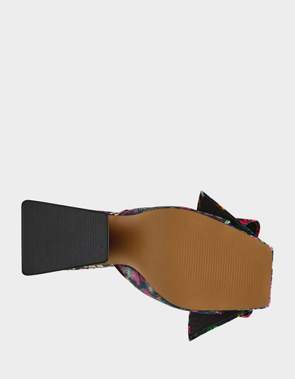 Betsey Johnson JORDN DITSY FLORAL Square-Toe Mule Block Heel