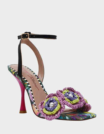 Betsey Johnson AINSLEYY BRIGHT MULTI Square-Toe Floral Heel