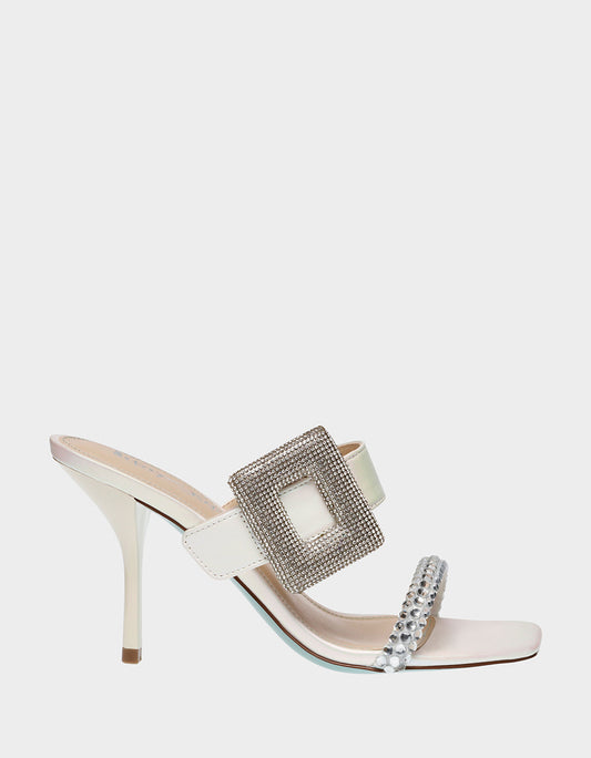 Betsey Johnson ANNY IVORY Bridal Heel